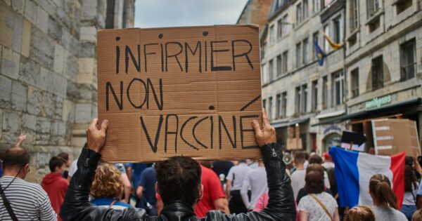 Une manifestation d'infirmiers non vaccinés.