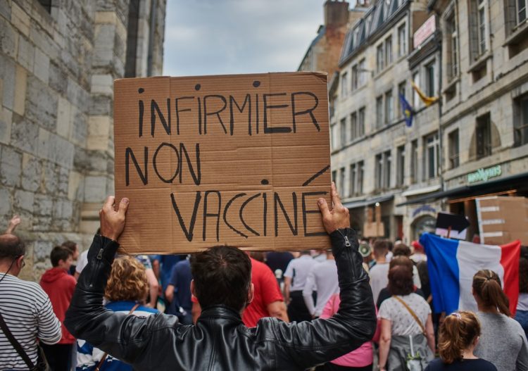 Une manifestation d'infirmiers non vaccinés.