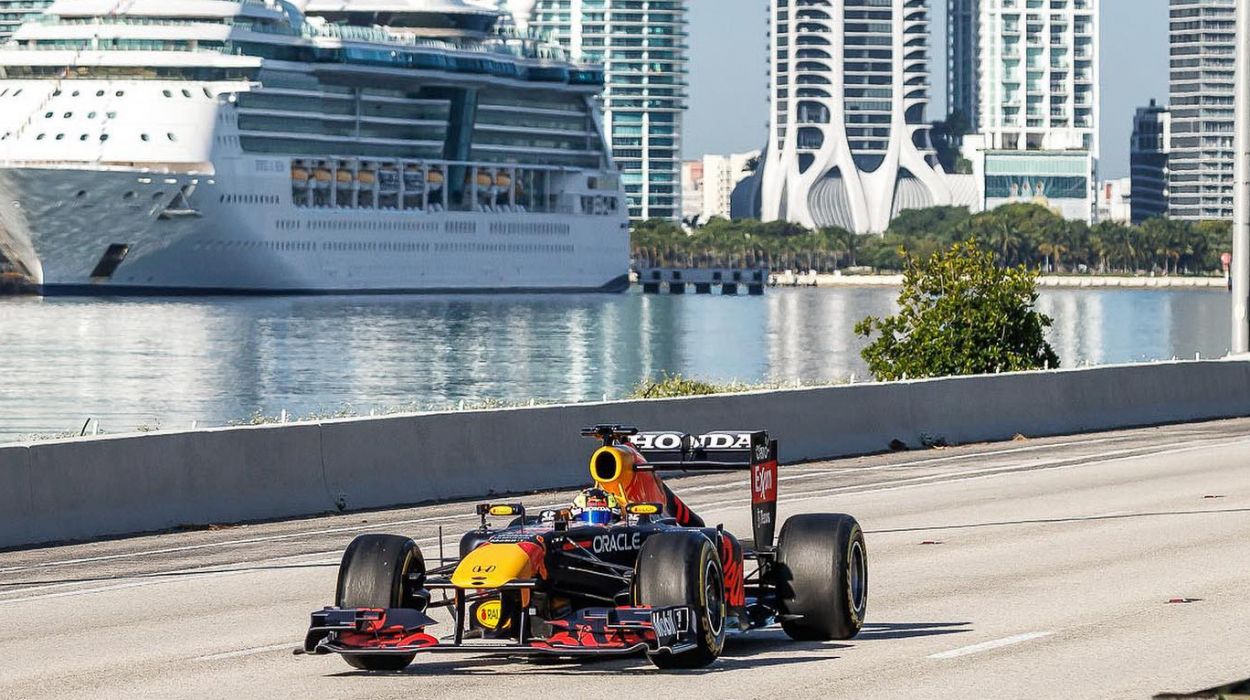Une monoplace s'essayant sur le circuit de Miami.