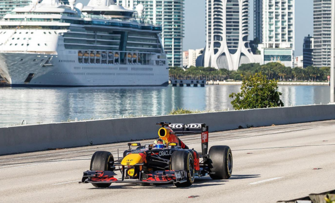 Une monoplace s'essayant sur le circuit de Miami.