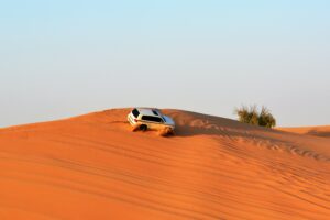 Un rallye dans le désert émirati.